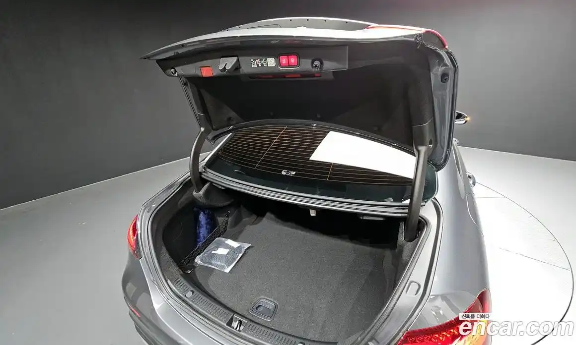 Mercedes-Benz E-Class 2023 2.0 гидро, фото 26