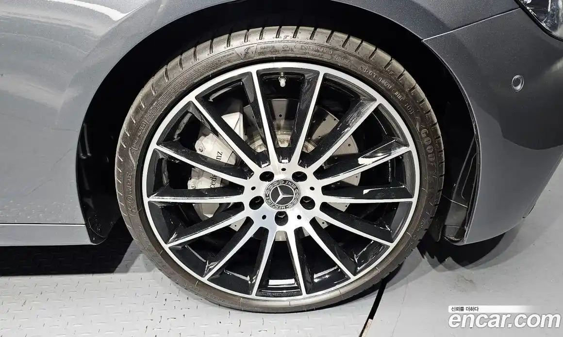 Mercedes-Benz E-Class 2023 2.0 гидро, фото 7