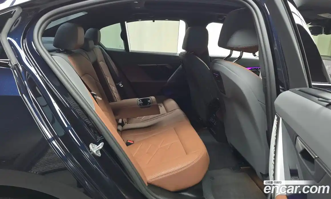 BMW 5-Series 2024 2.0 гидро, фото 17