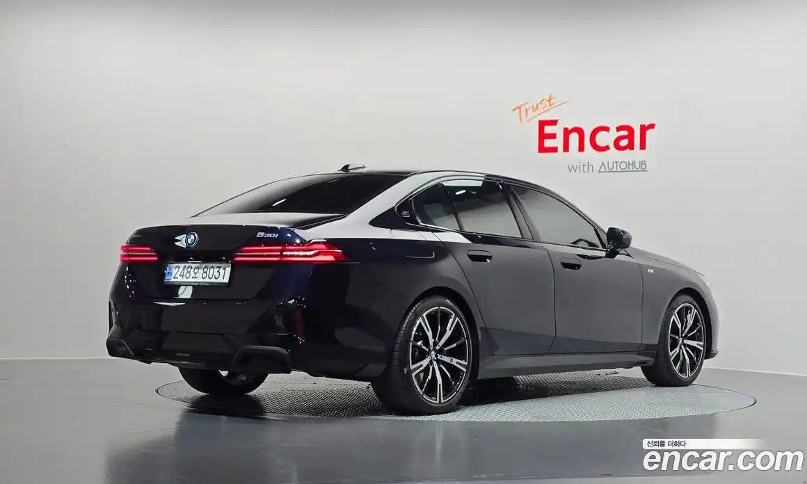 BMW 5-Series 2024 2.0 гидро, фото 2