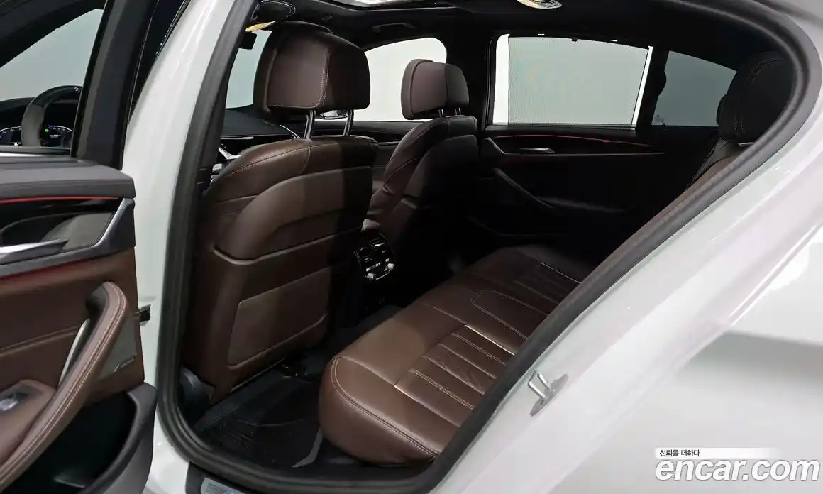 BMW 5-Series 2023 2.0 гидро, фото 16