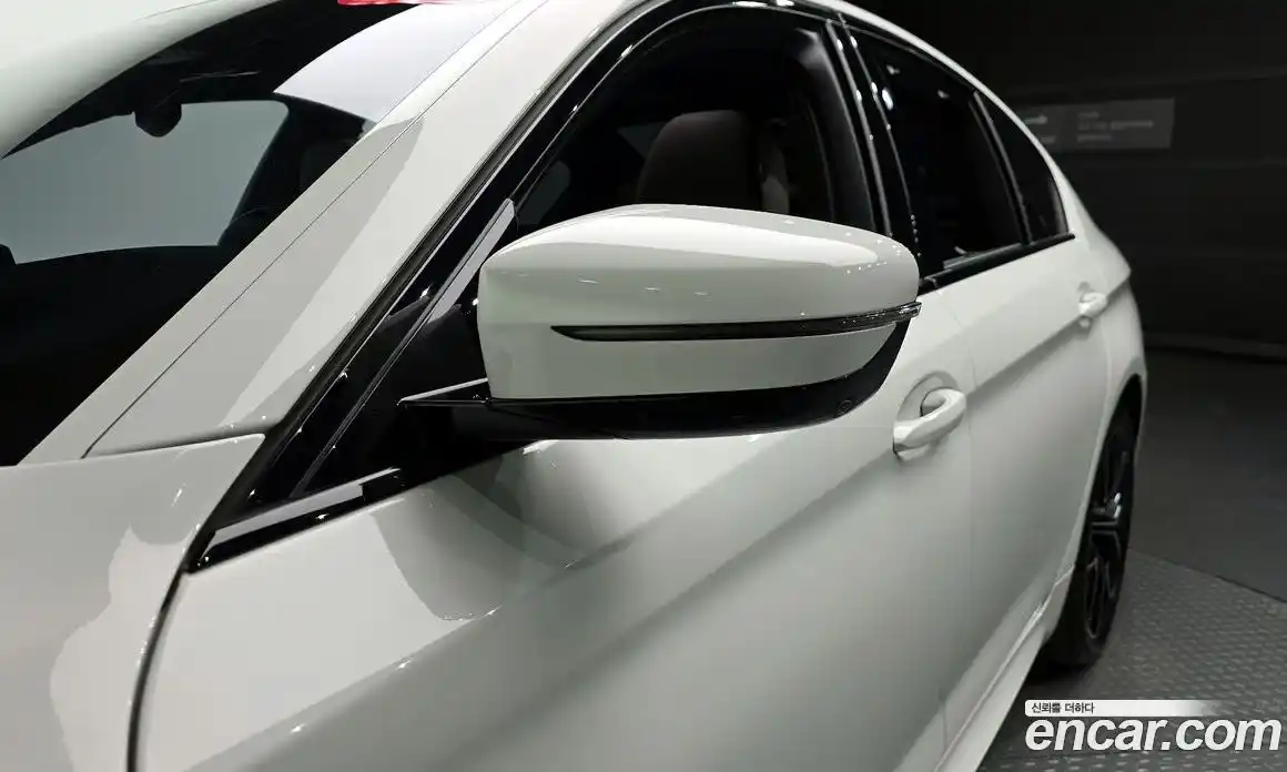 BMW 5-Series 2023 2.0 гидро, фото 27