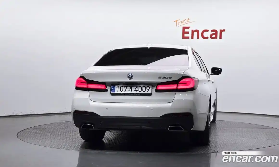 BMW 5-Series 2023 2.0 гидро, фото 3