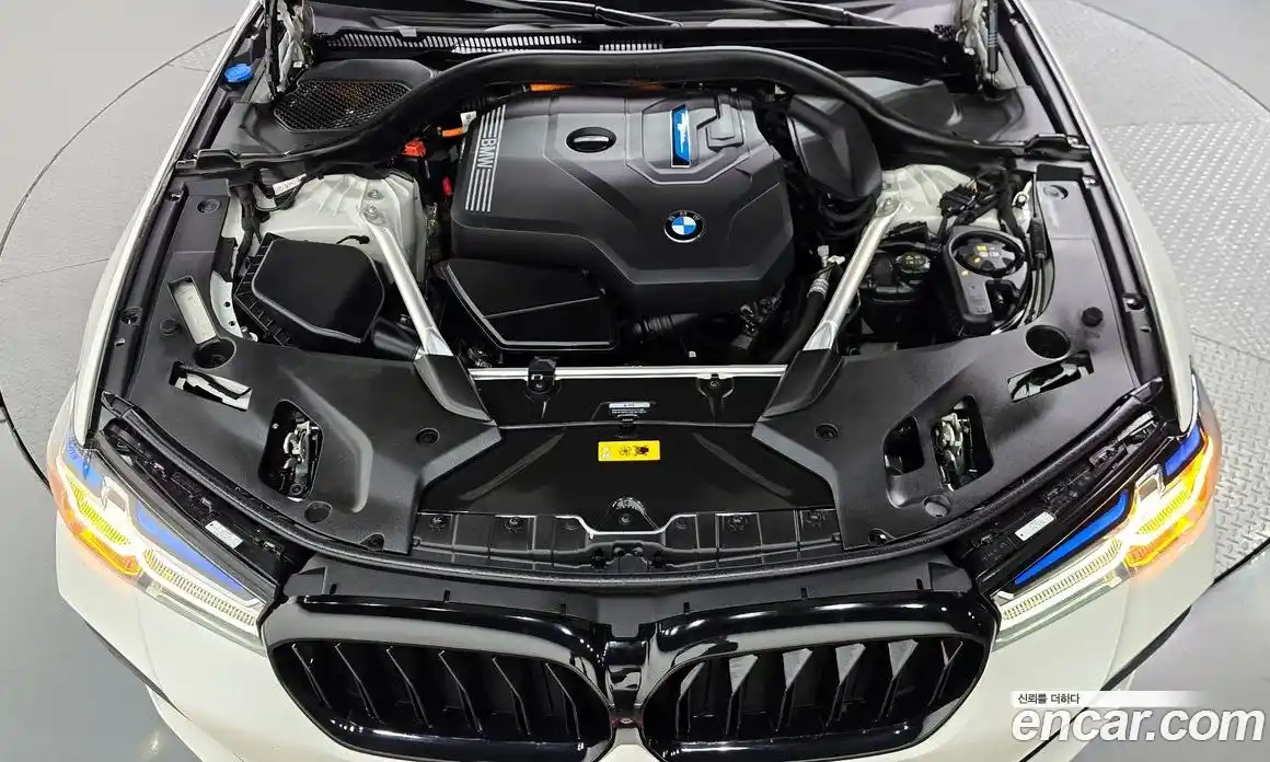 BMW 5-Series 2023 2.0 гидро, фото 5