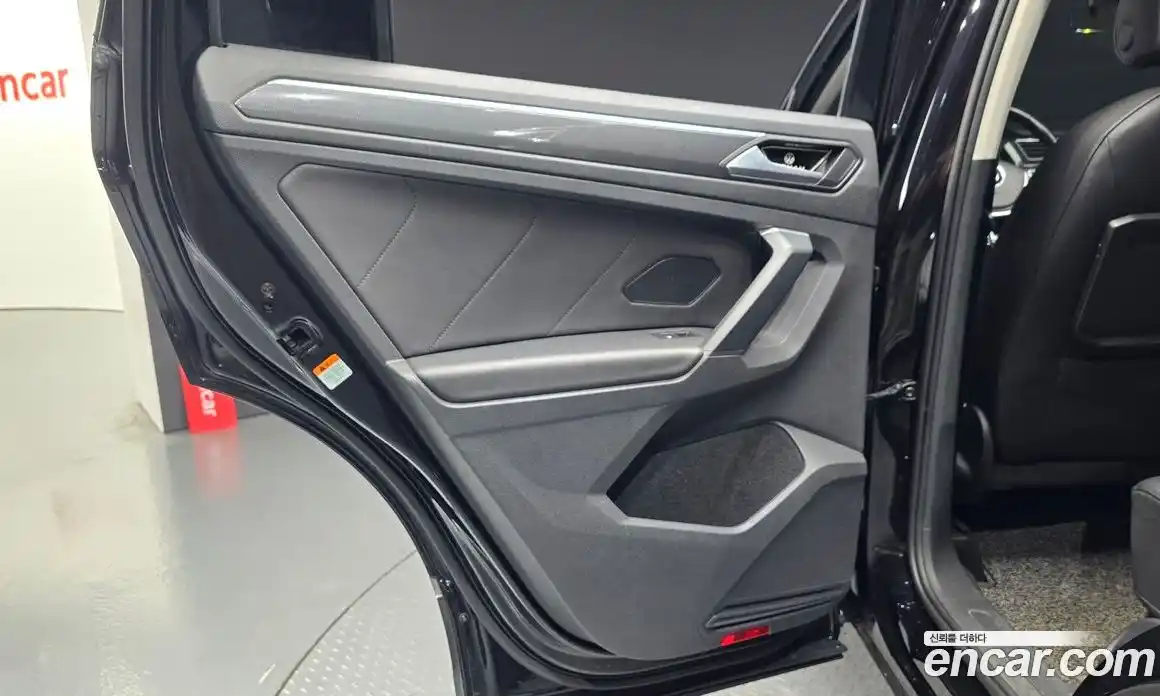 Volkswagen Tiguan 2019 2.0 автомат (гидро), фото 14