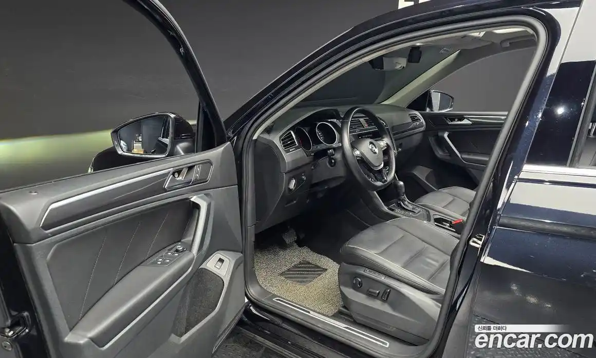 Volkswagen Tiguan 2019 2.0 автомат (гидро), фото 16