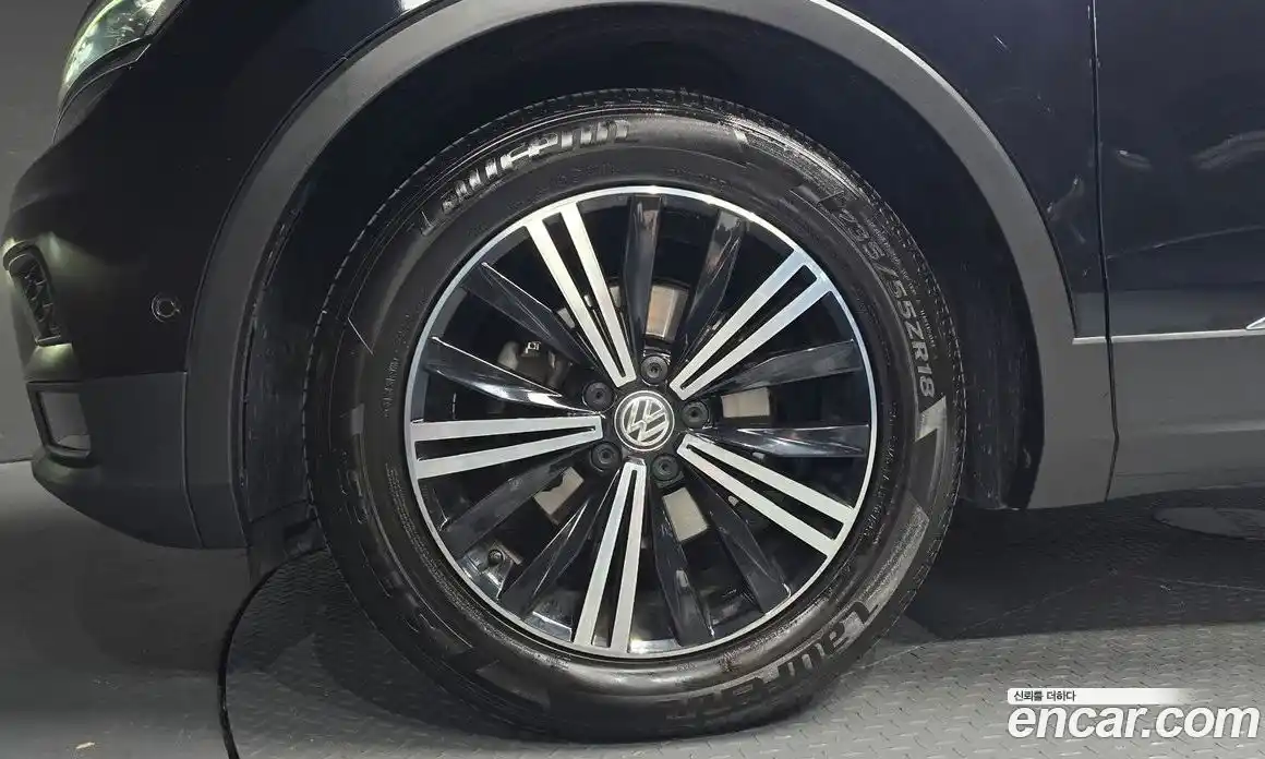 Volkswagen Tiguan 2019 2.0 автомат (гидро), фото 4