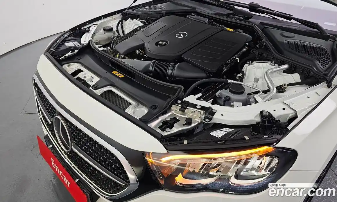 Mercedes-Benz E-Class 2025 2.0 гидро, фото 6