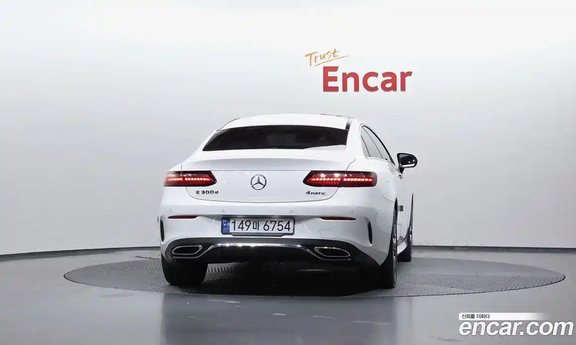 Mercedes-Benz E-Class 2022 2.0 гидро, фото 4