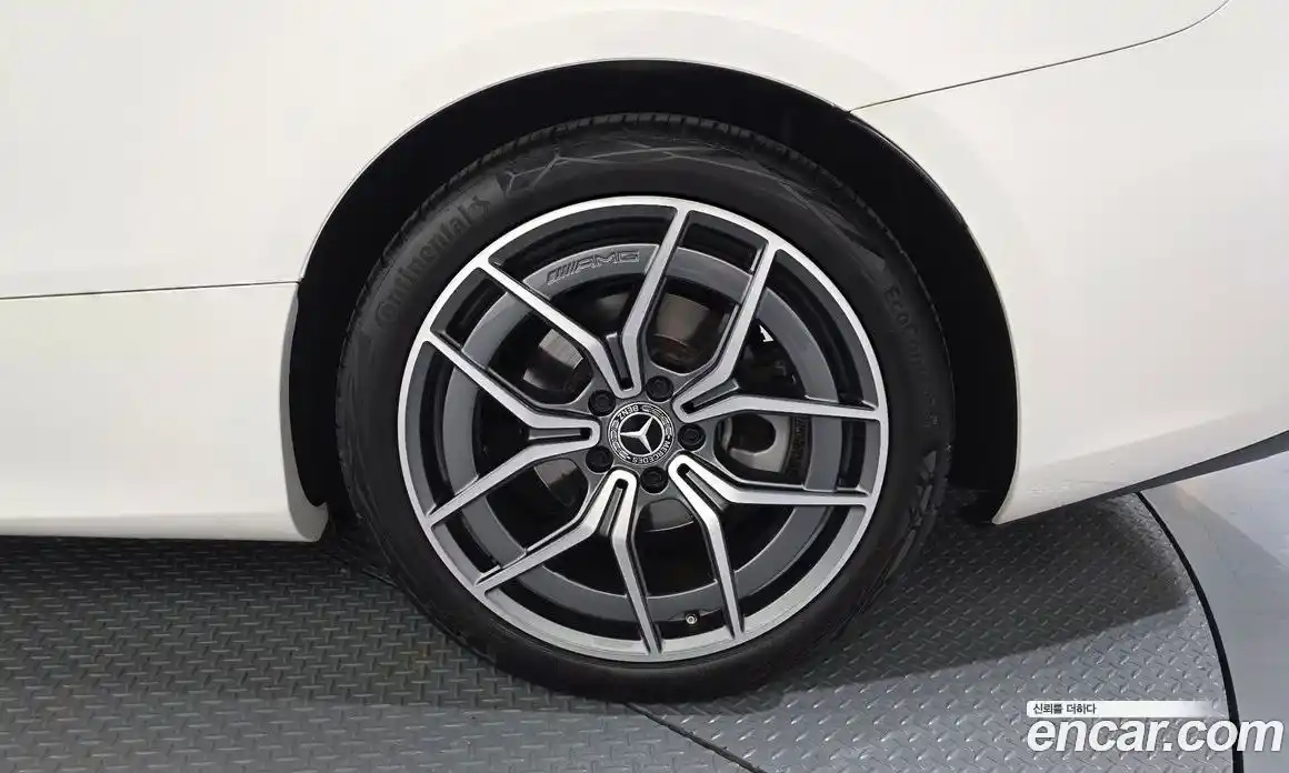 Mercedes-Benz E-Class 2022 2.0 гидро, фото 7