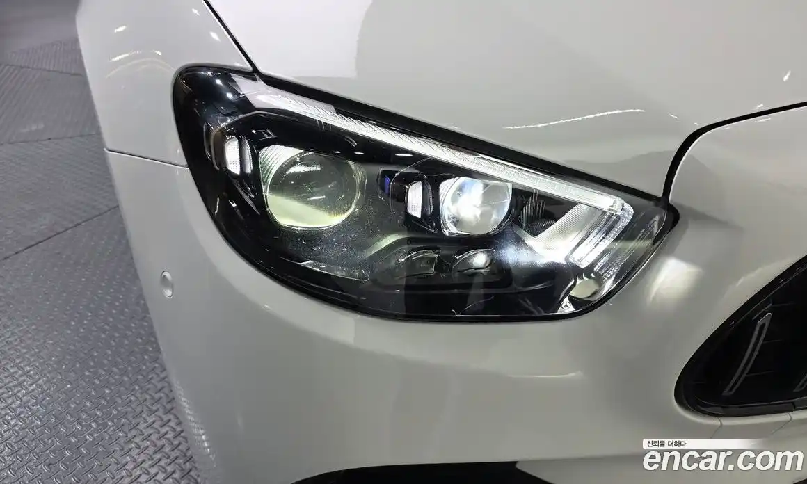 Mercedes-Benz E-Class 2022 2.0 гидро, фото 8