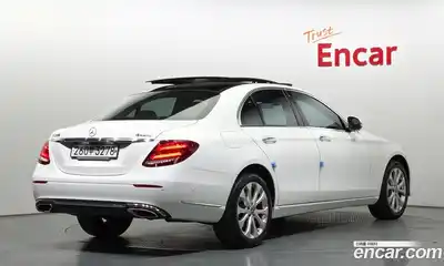 Mercedes-Benz E-Class 2019 2.0 автомат (гидро), миниатюра 2