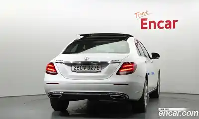 Mercedes-Benz E-Class 2019 2.0 автомат (гидро), миниатюра 4