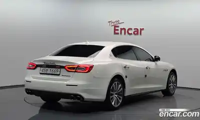 Maserati Quattroporte