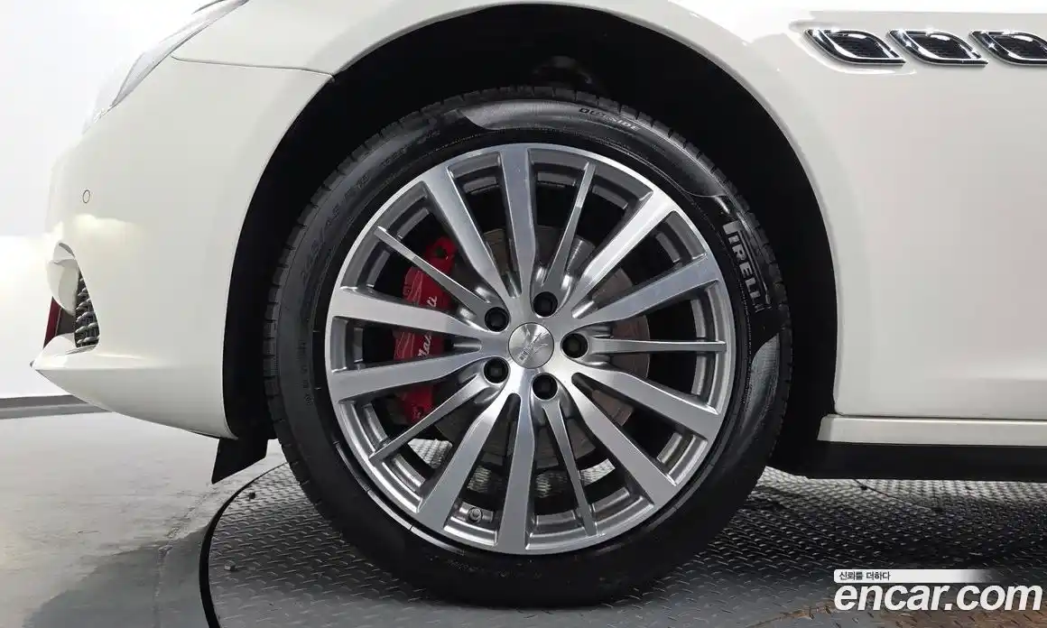 Maserati Quattroporte 2019 3.0 гидро, фото 4