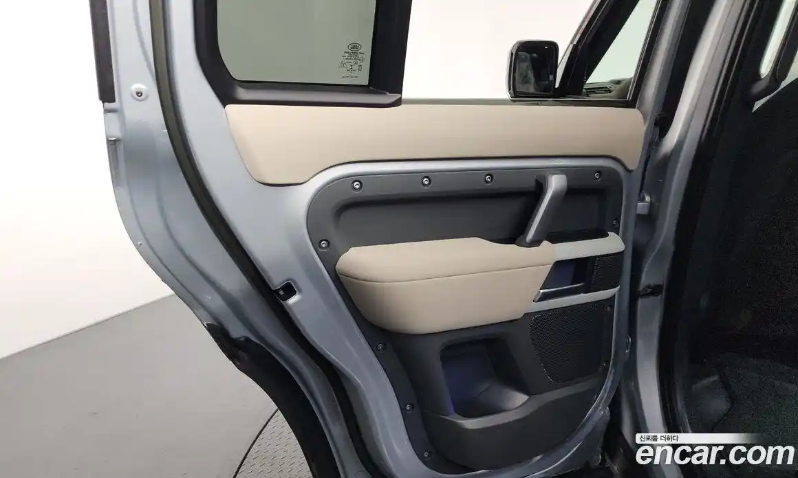 Land Rover Defender 2023 2.0 автомат (гидро), фото 15