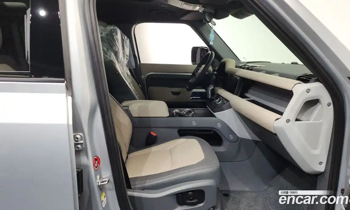 Land Rover Defender 2023 2.0 автомат (гидро), фото 16