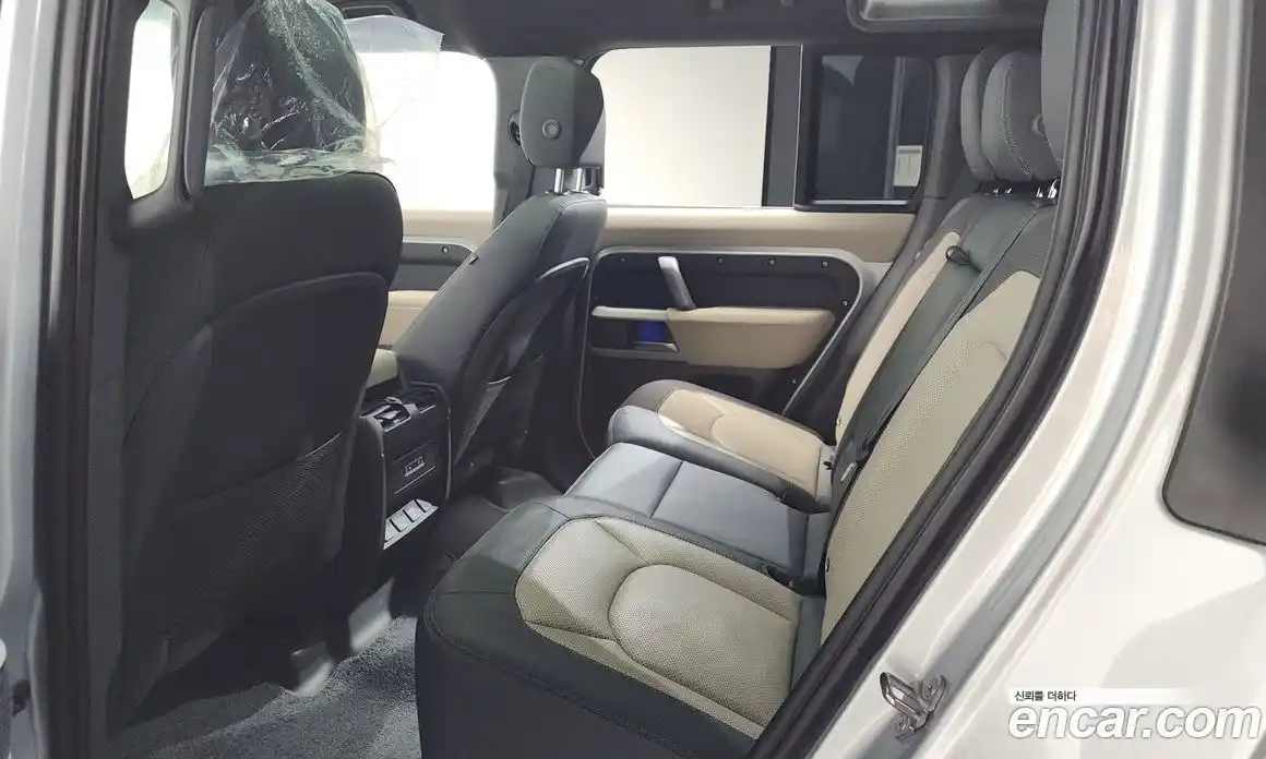 Land Rover Defender 2023 2.0 автомат (гидро), фото 17
