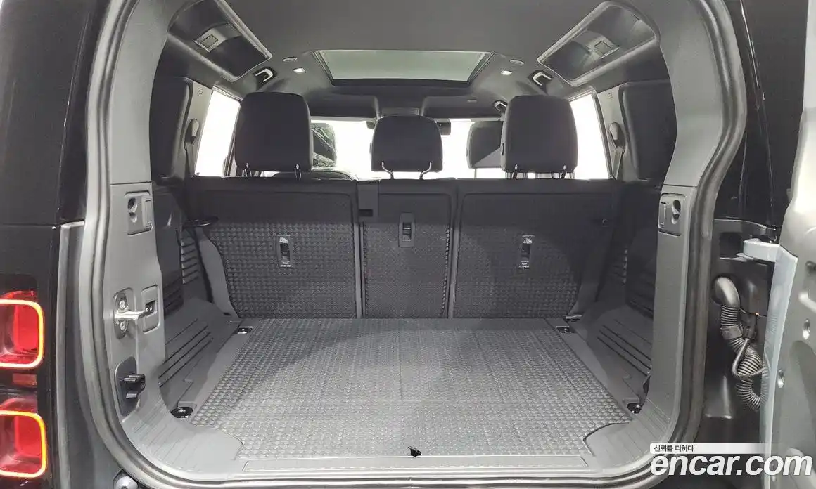 Land Rover Defender 2023 2.0 автомат (гидро), фото 26