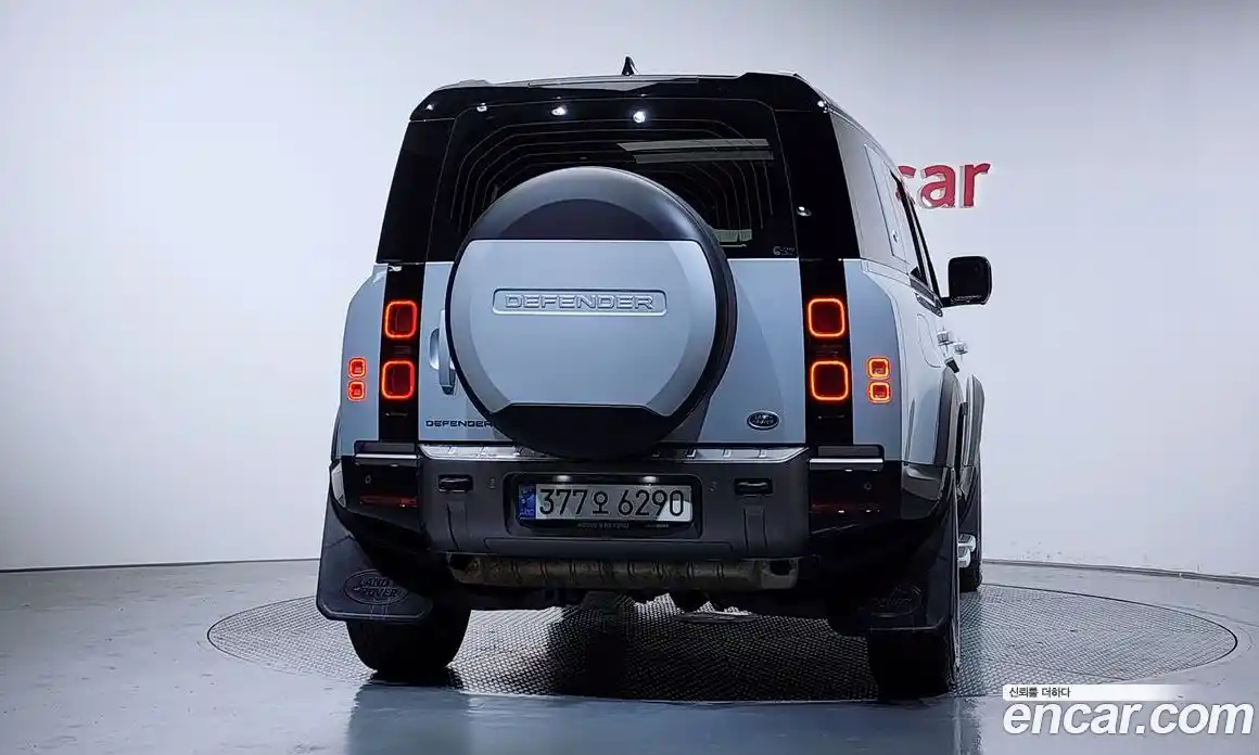 Land Rover Defender 2023 2.0 автомат (гидро), фото 4