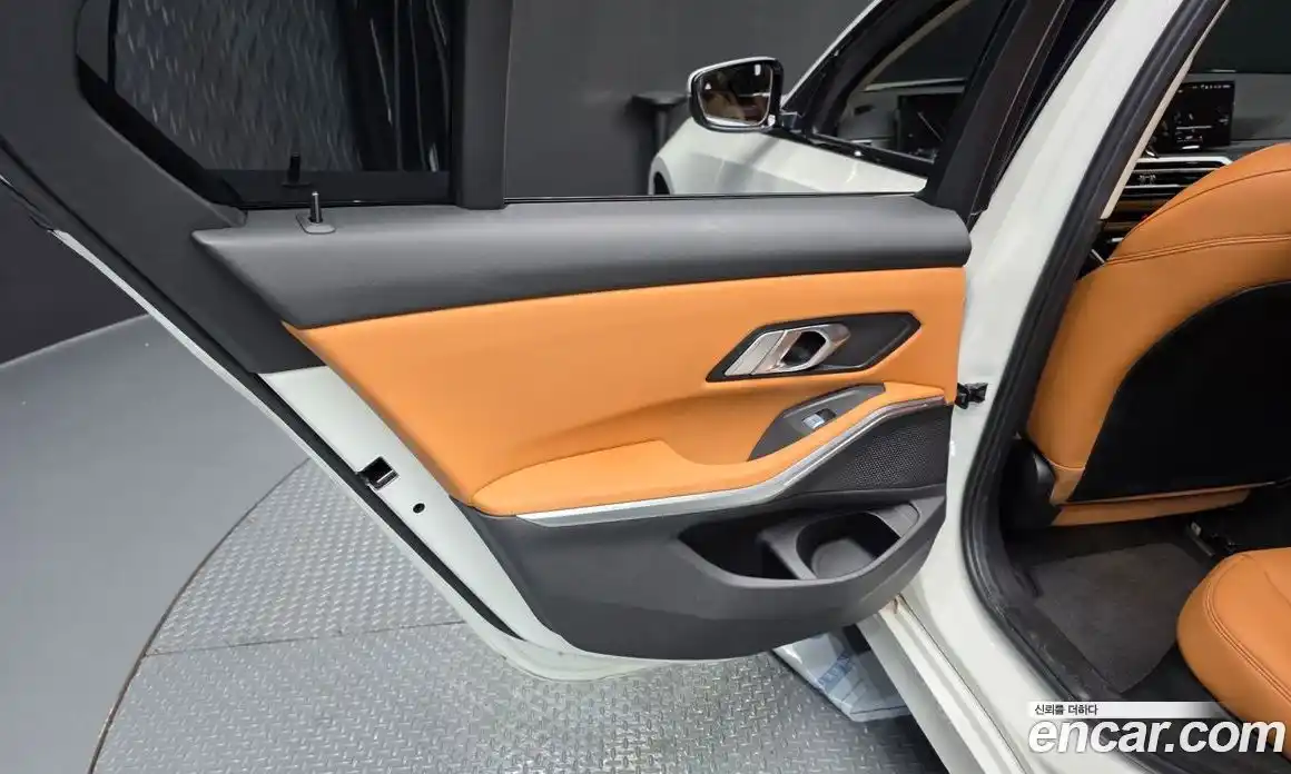 BMW 3 серия 2023 2.0 автомат (гидро), фото 14