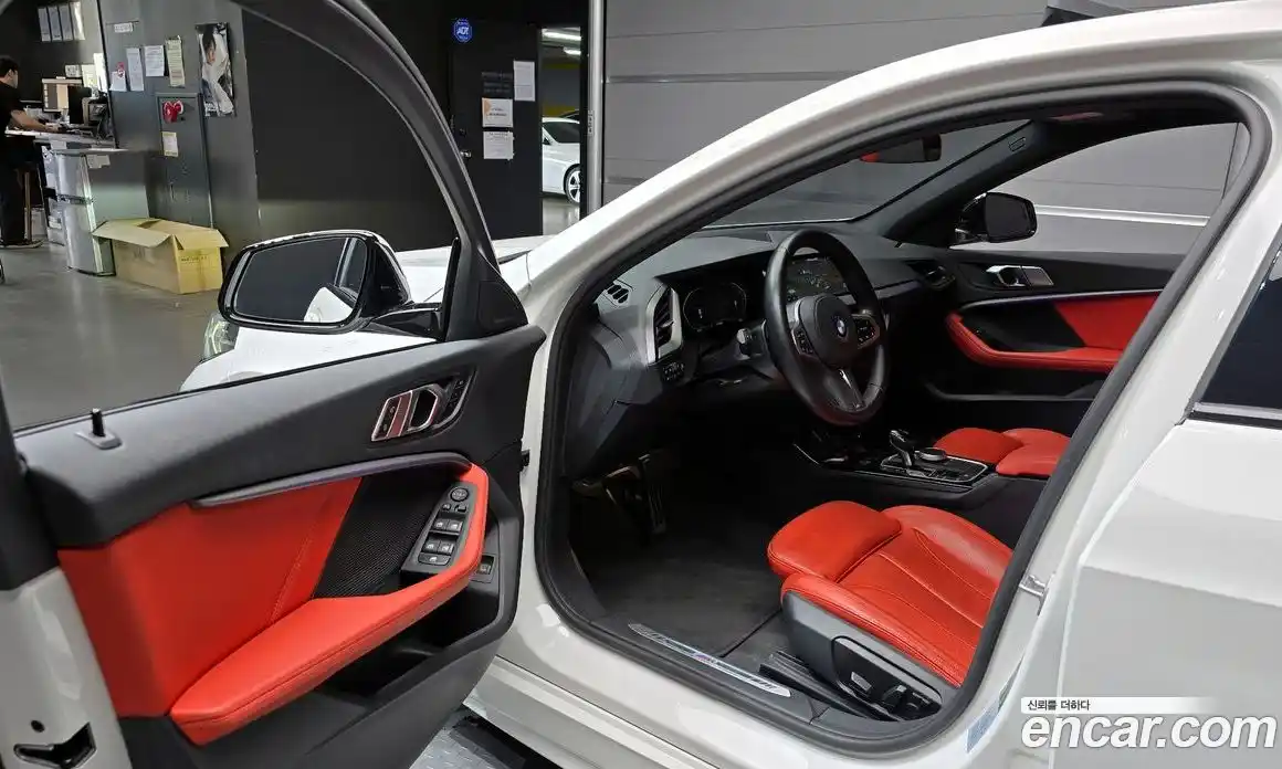 BMW 1 серия 2021 2.0 автомат (гидро), фото 13