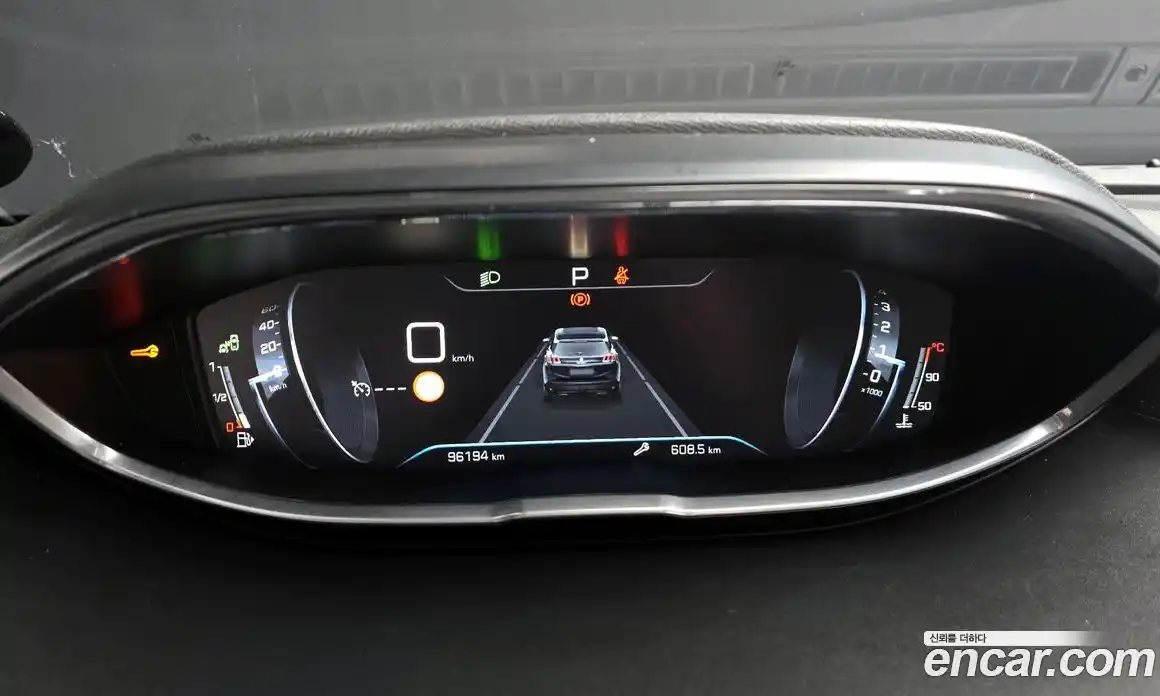 Peugeot 3008 2018 1.6 автомат (гидро), фото 11