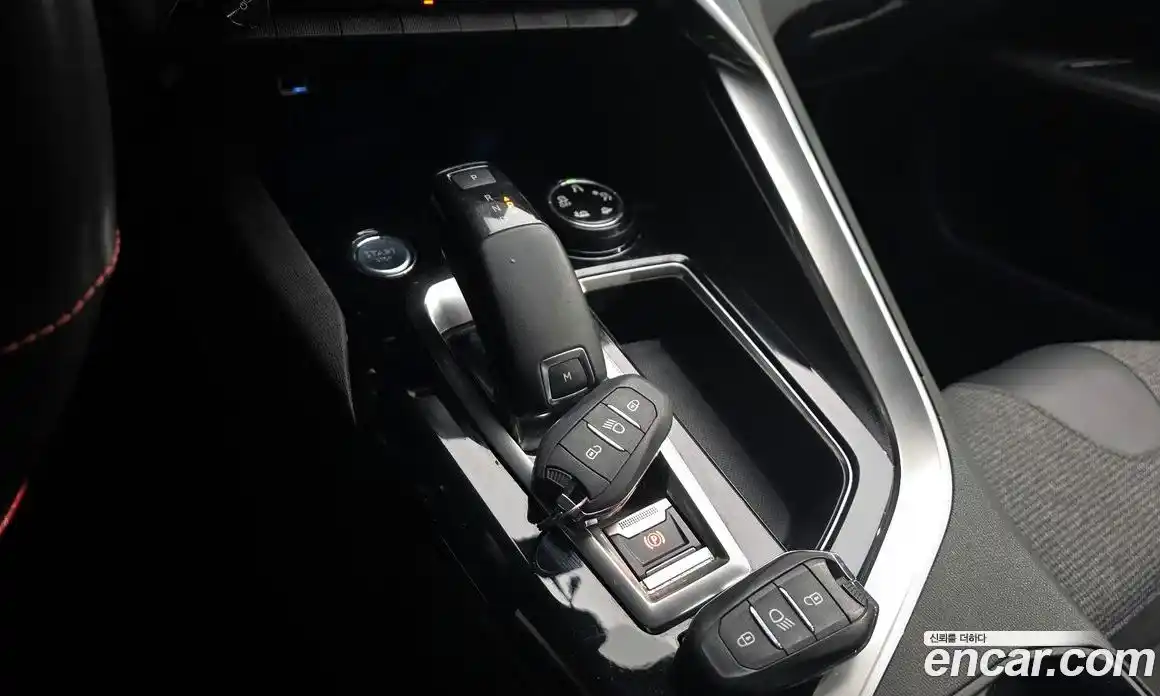 Peugeot 3008 2018 1.6 автомат (гидро), фото 12