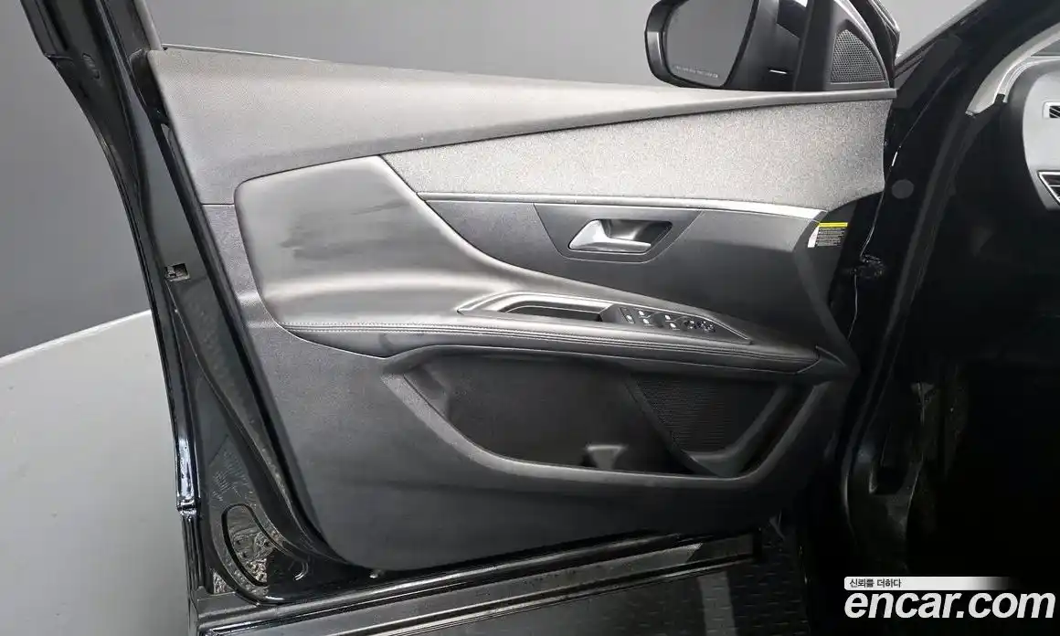 Peugeot 3008 2018 1.6 автомат (гидро), фото 14