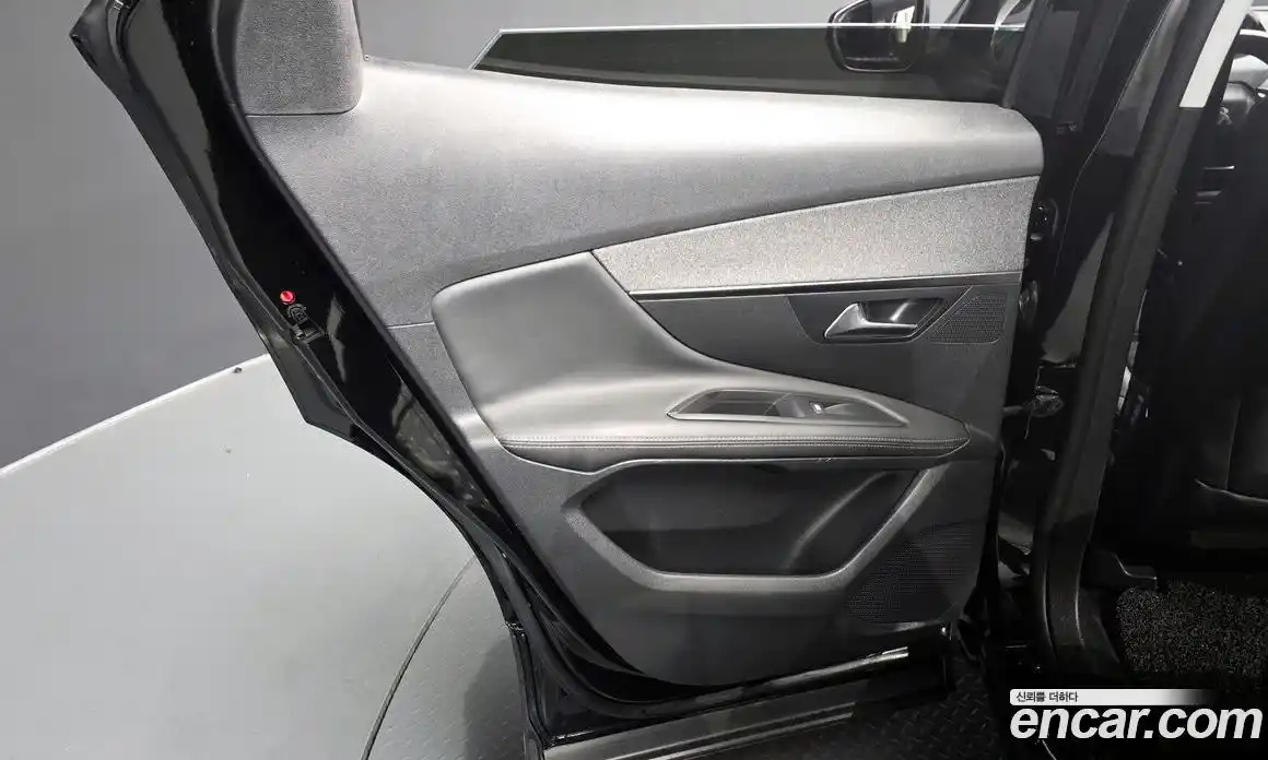 Peugeot 3008 2018 1.6 автомат (гидро), фото 15