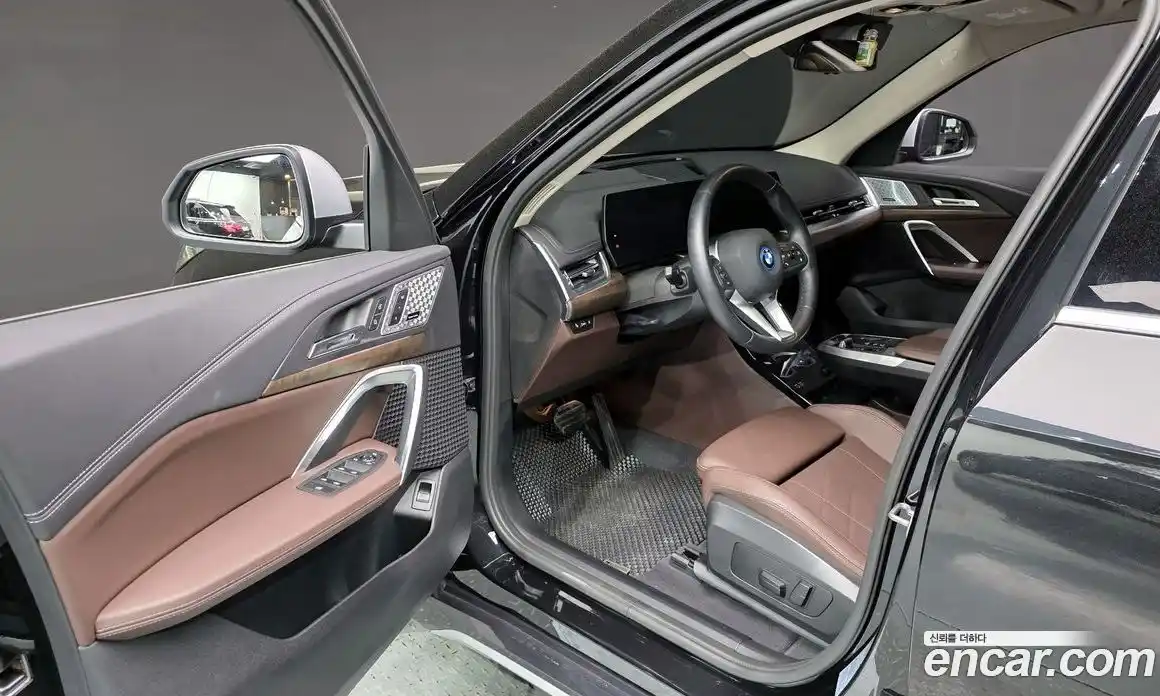 BMW iX1 2024 0.2 гидро, фото 13