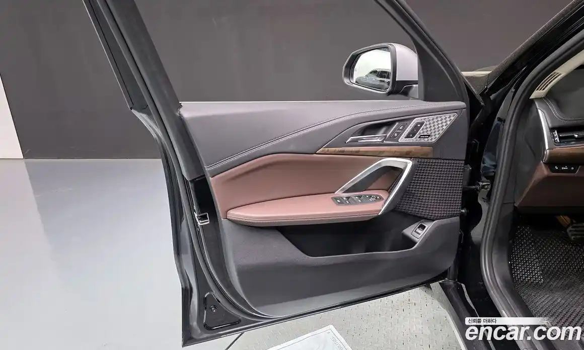 BMW iX1 2024 0.2 гидро, фото 14