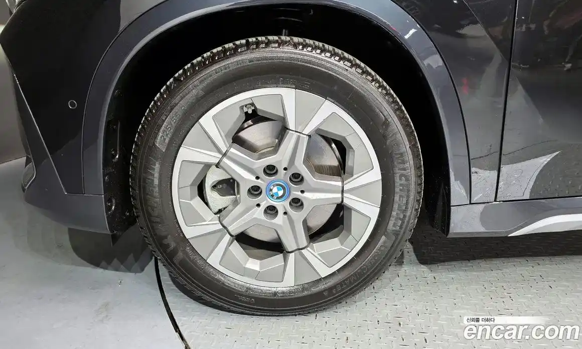 BMW iX1 2024 0.2 гидро, фото 5