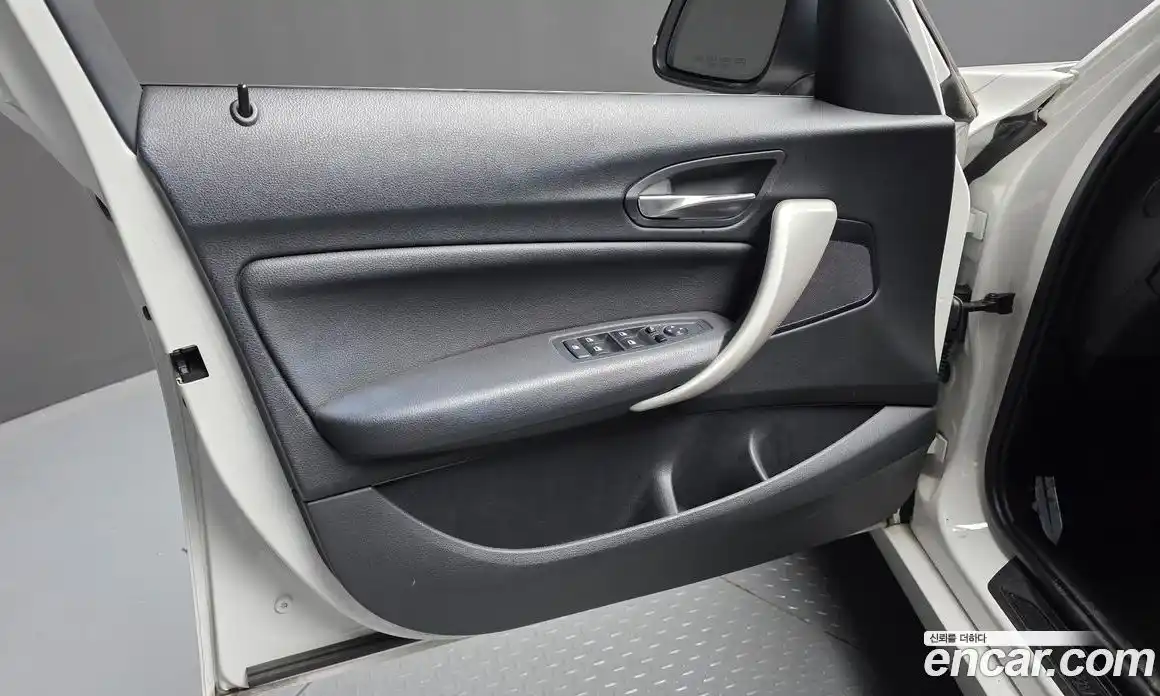 BMW 1 серия 2017 2.0 автомат (гидро), фото 14