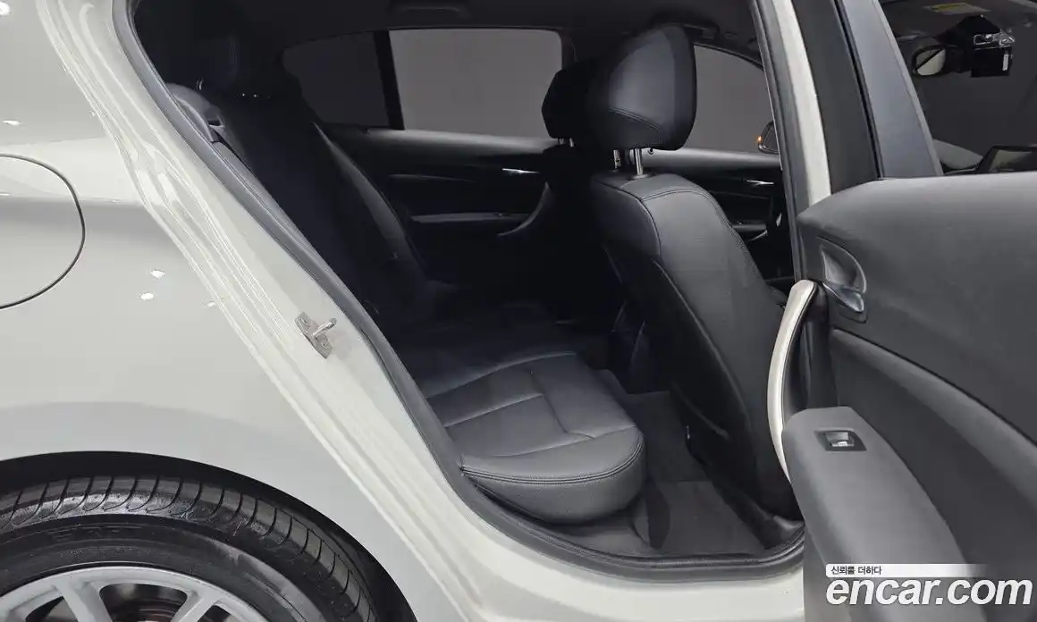 BMW 1 серия 2017 2.0 автомат (гидро), фото 17