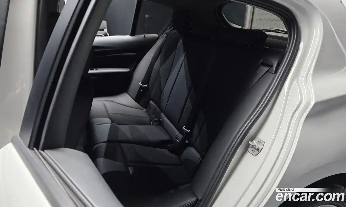 BMW 1 серия 2017 2.0 автомат (гидро), фото 18
