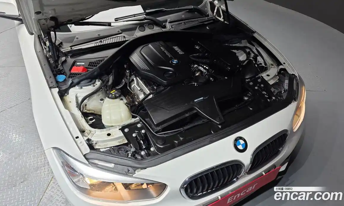 BMW 1 серия 2017 2.0 автомат (гидро), фото 6