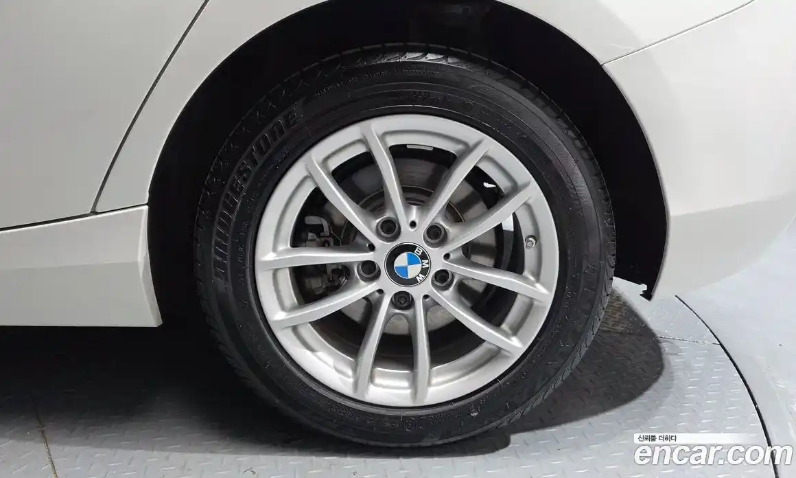 BMW 1 серия 2017 2.0 автомат (гидро), фото 7