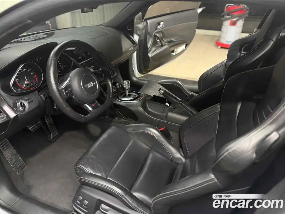 Audi R8 2014 5.2 автомат (гидро), фото 7