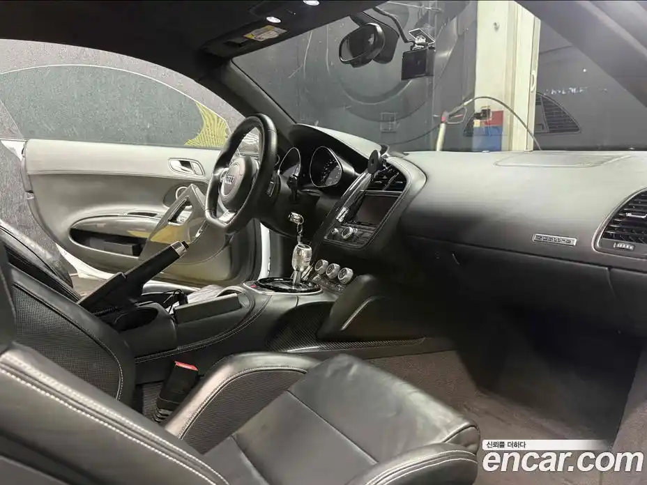 Audi R8 2014 5.2 автомат (гидро), фото 8