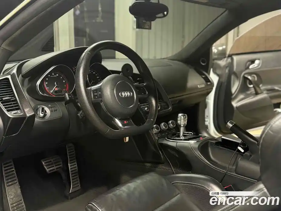 Audi R8 2014 5.2 автомат (гидро), фото 9