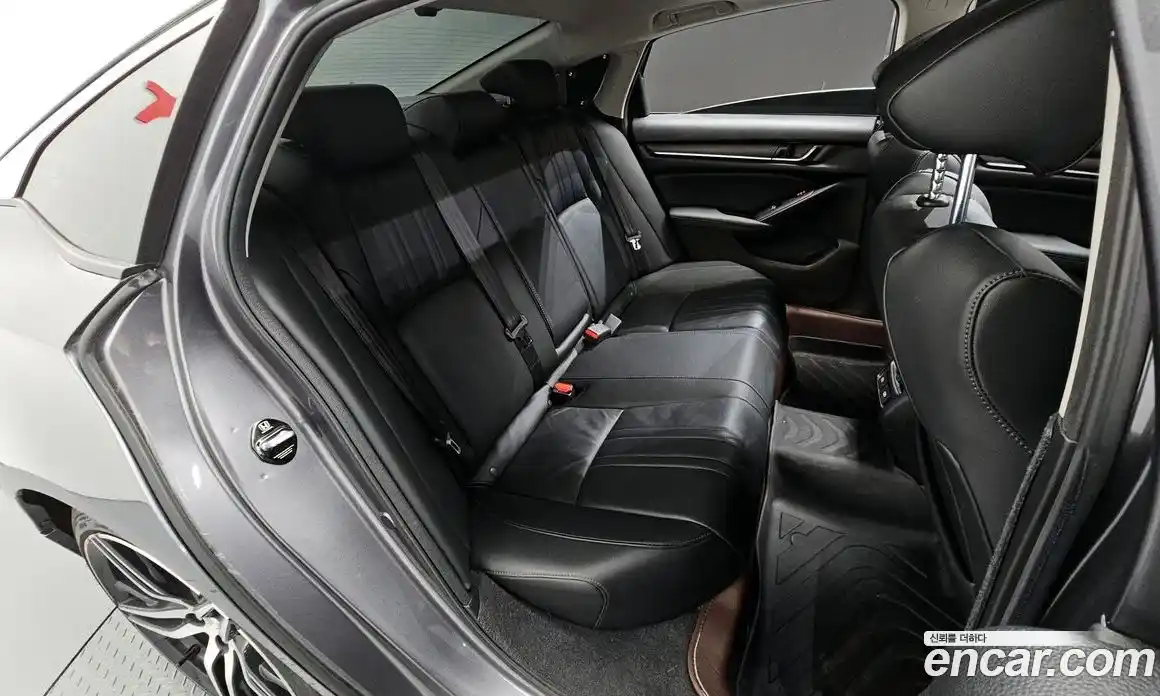 Honda Accord 2021 2.0 автомат (гидро), фото 11