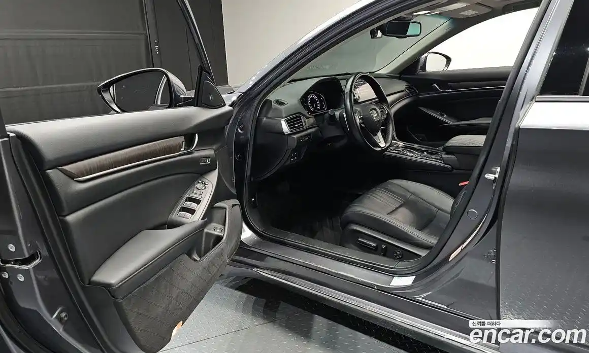 Honda Accord 2021 2.0 автомат (гидро), фото 10