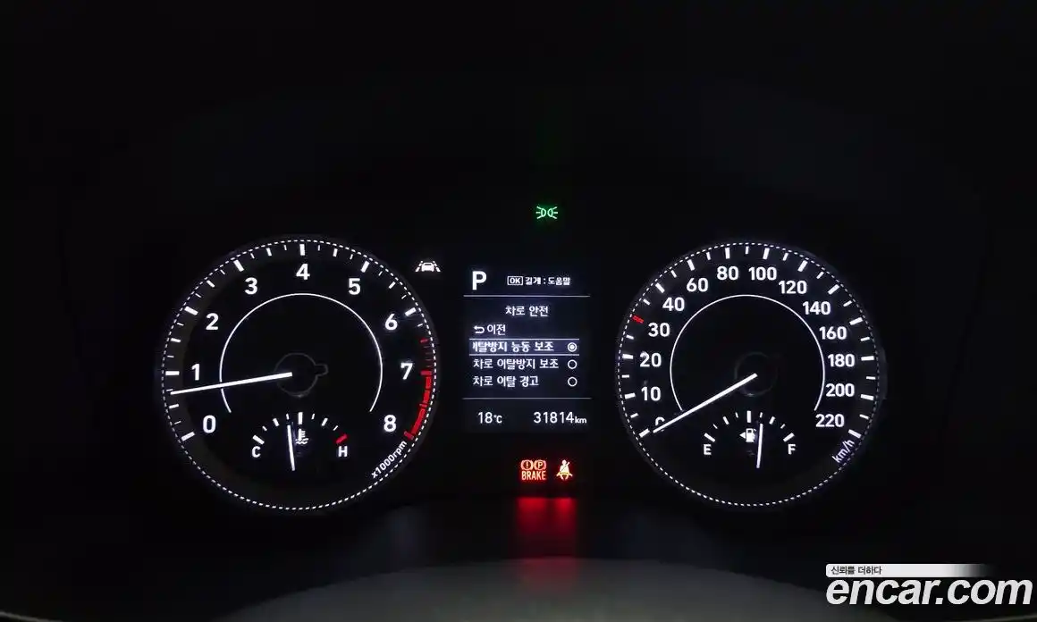 Hyundai Venue 2019 1.6 автомат (гидро), фото 11