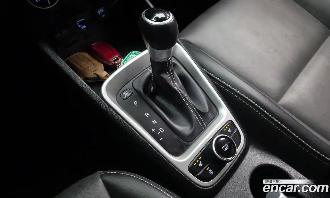 Hyundai Venue 2019 1.6 автомат (гидро), фото 12