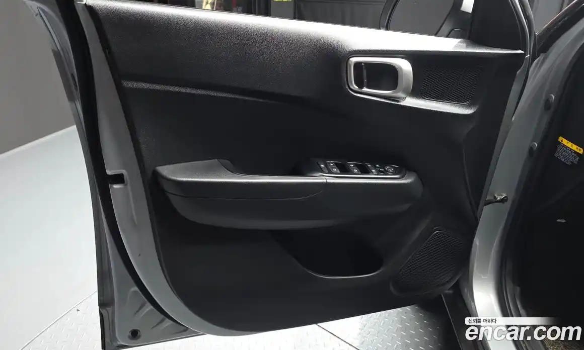 Hyundai Venue 2019 1.6 автомат (гидро), фото 14