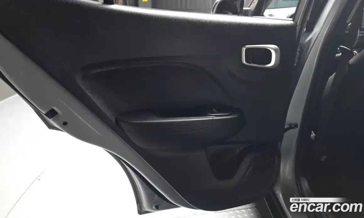 Hyundai Venue 2019 1.6 автомат (гидро), фото 15