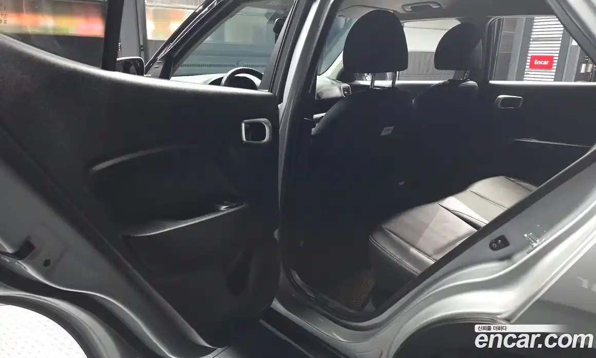 Hyundai Venue 2019 1.6 автомат (гидро), фото 16