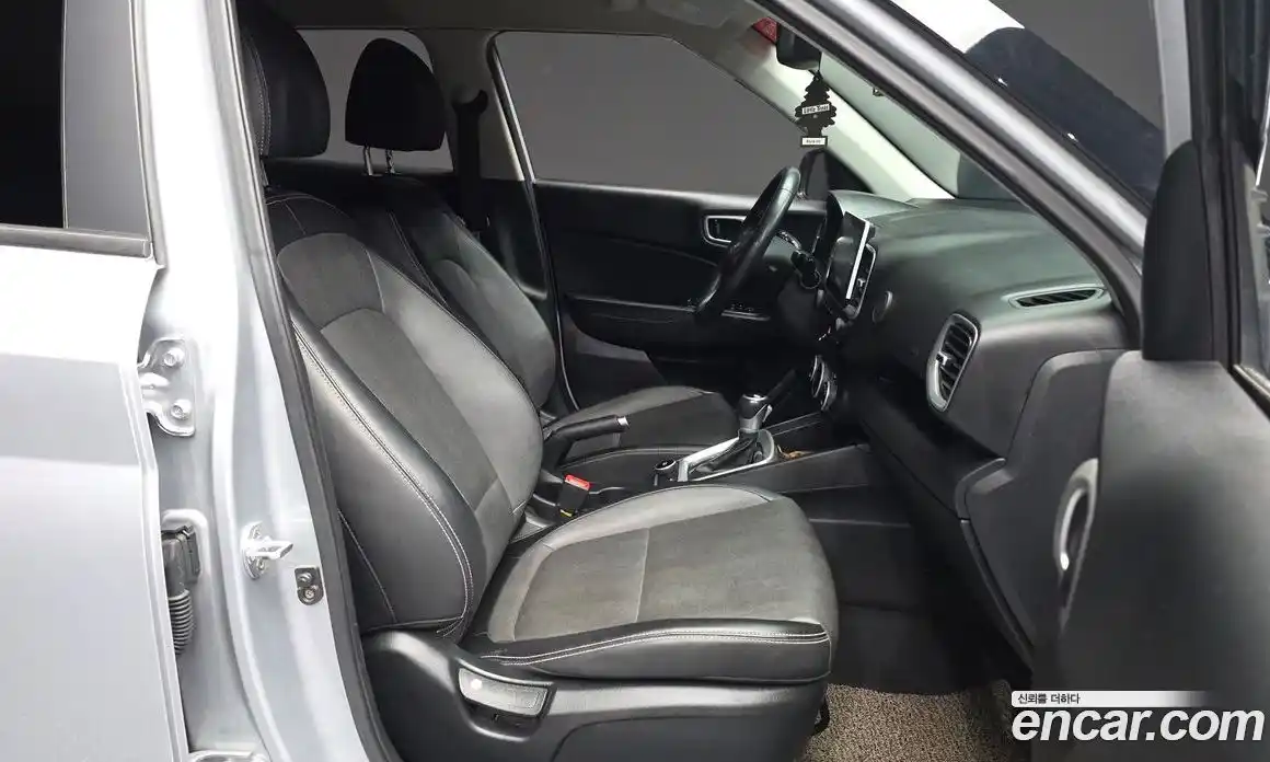 Hyundai Venue 2019 1.6 автомат (гидро), фото 17