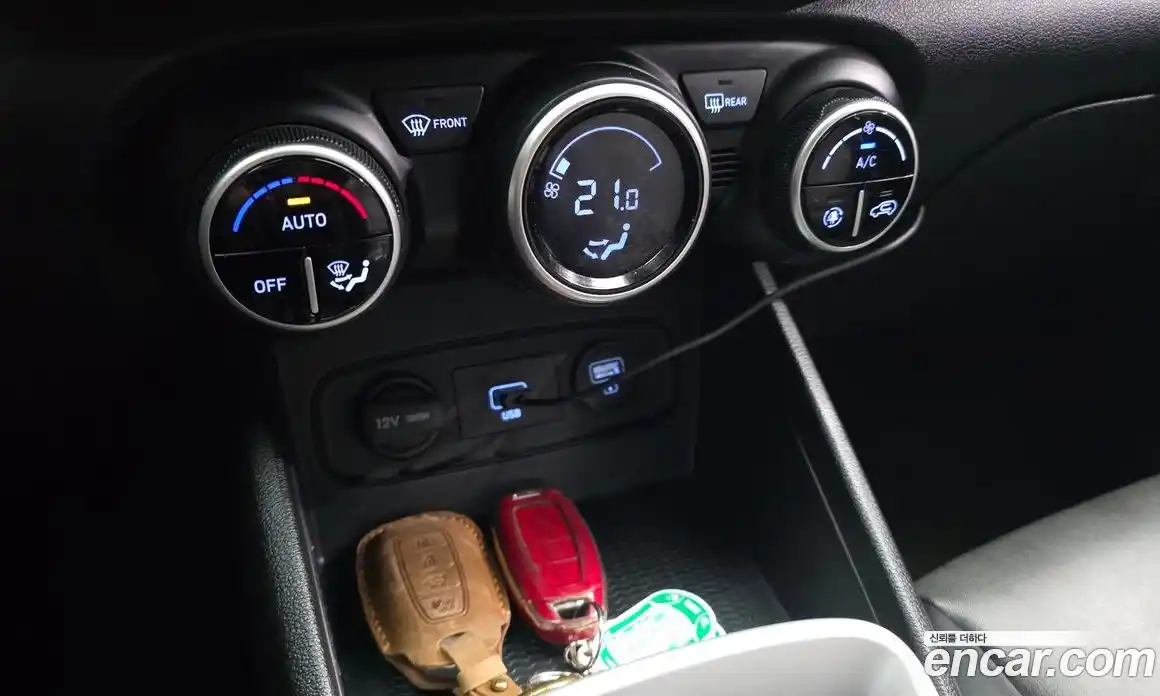 Hyundai Venue 2019 1.6 автомат (гидро), фото 22